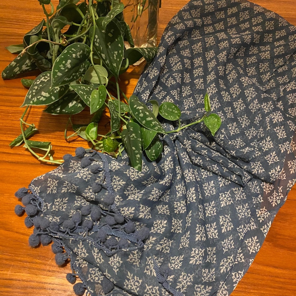 Stunning Blue & White Scarf / Wrap / Shawl